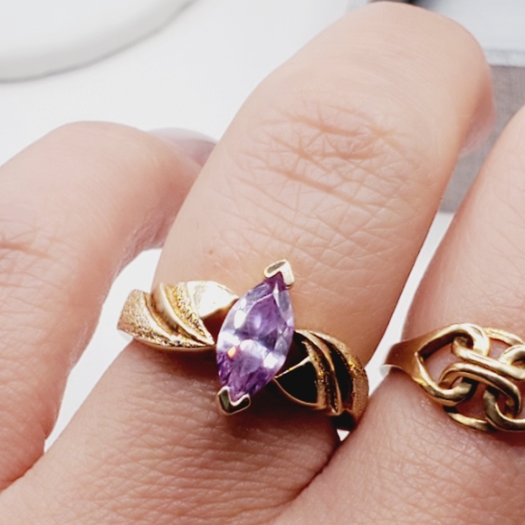10k Solid Yellow Gold Marquise Purple CZ Ring - Picture 4 of 7